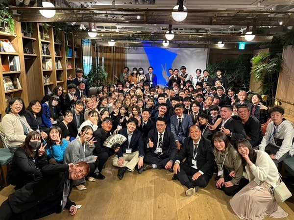 中学校同窓会@六本木(105名・六本木)の様子